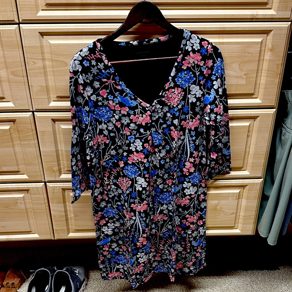 HUE Black Floral night shirt